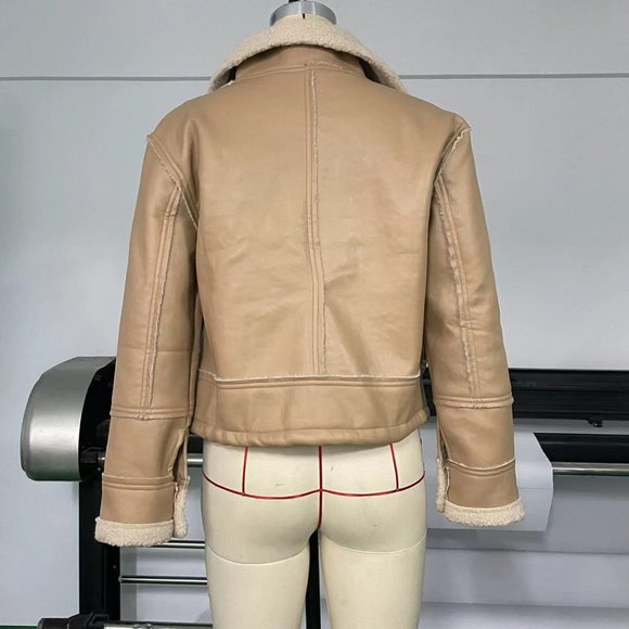 LAMB WOOL SHORT COAT - Picture 3 of 8